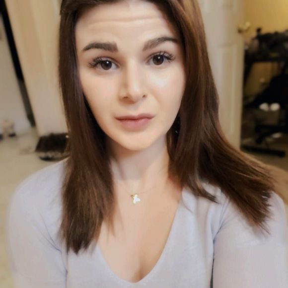 Meet your Posher, Vanessa - Picture 1 of 2